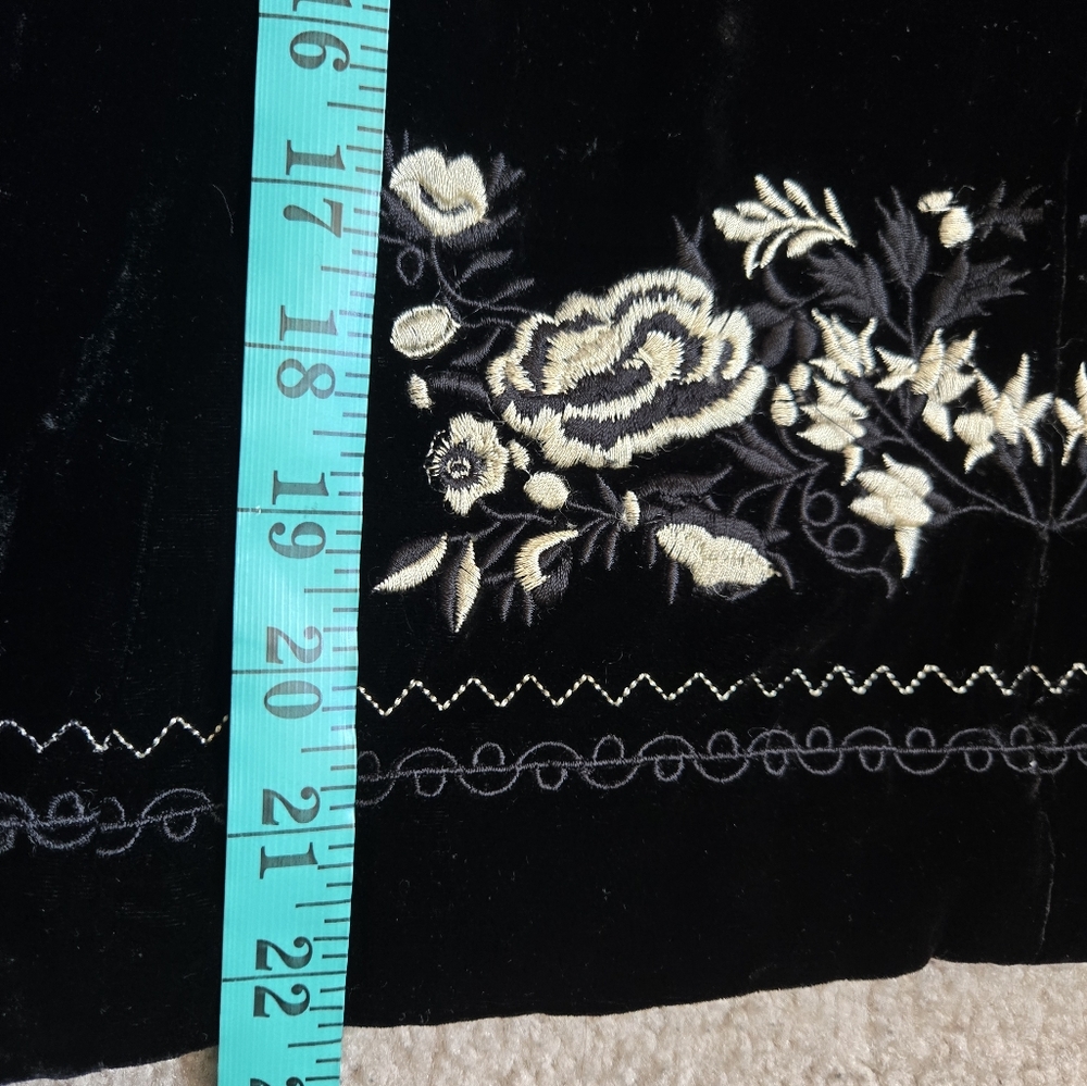 SAGAIE PARIS Silk Blend Gold Floral Embroidered Black Velvet Jacket. Medium - Picture 13 of 14